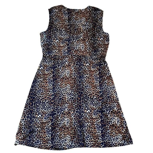 east 5th Animal Print Front Ruched Dress - Picture 5 of 13